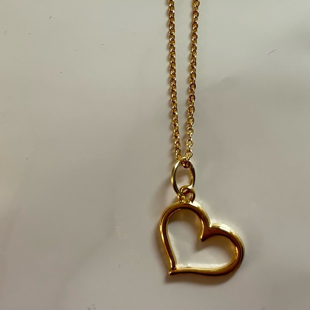 18” gold filled necklace with heart charm